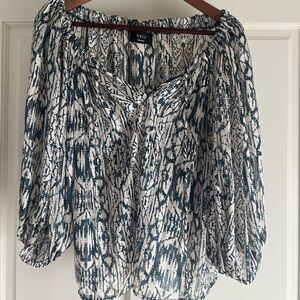 Vici blouse size M